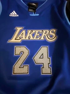 adidas LA Lakers Kobe Bryant Kids 4 5 6 7 SWINGMAN STITCHED JERSEY BLACK MAMBA - Picture 1 of 13