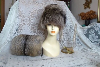 Vintage Brown & Tan Natural Raccoon Fur Hat 23" & Muff Handwarmer Purse 10" Set - Image 1 of 4