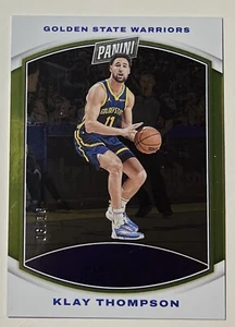 2023-24 Panini Giocatore del Giorno Klay Thompson Gold 6/10 #14 - Foto 1 di 2