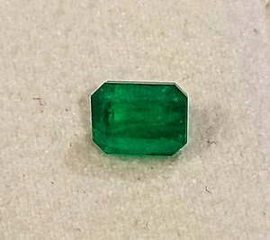 Piedra preciosa suelta verde esmeralda natural terciopelo medio profundo de 1,37 quilates con certificación GSI - Imagen 1 de 6