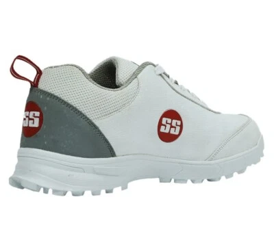 SS SLASHER CRICKET SHOES SIZE 10 - Image 1 of 4