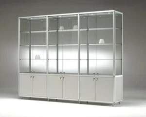 große Glas-Ausstellungsvitrine abschließbar mit Unterschrank 150 cm Glasrückwand - Bild 1 von 3