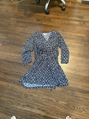 Motherhood Patterned Maternity Dress Green black & White Size Large - Image 1 of 4