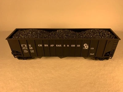LIONEL 6-17128 STD 'O', CHESAPEAKE & OHIO 3-BAY COAL HOPPER #16497, OB (1996) - Image 1 of 4