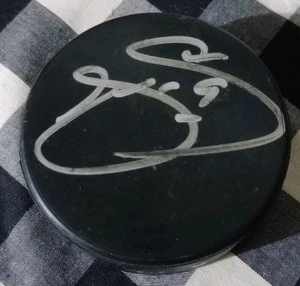 Joe Sakic Signed Blank Hockey Puck Colorado Avalanche - Picture 1 of 1