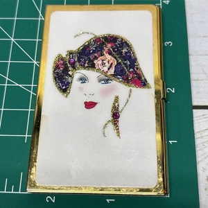 Estuche para tarjeteros de visita Sombrero floral brillante tono dorado cara de dama tiene desgaste - Imagen 1 de 6