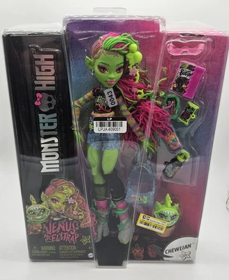 Monster High Venus McFlytrap 时尚娃娃 带宠物 Chewlian 和配件 — 第 1/2 张图片