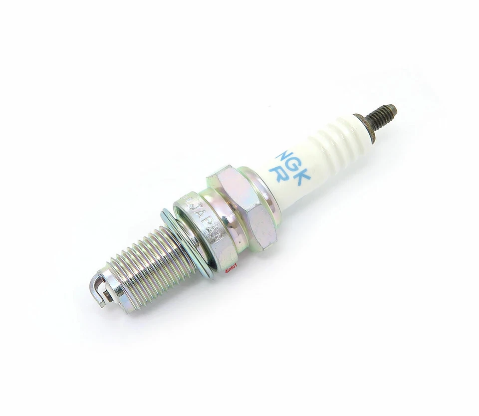 Tipo de resistencia de bujía NGK DR8EA - Rosca M12 x 19 mm Foto 1 de 1