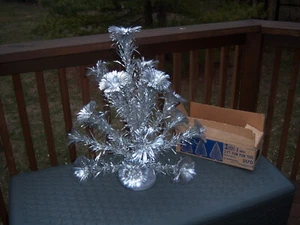 VTG COLLECTOR VTG 2 FT RETRO ALCOA SILVER STAINLESS ALUMINUM XMAS TREE #666 - Picture 1 of 12