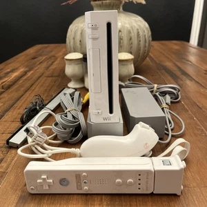 Nintendo Wii Konsole Weiß Komplett mit Kabeln Controller Bundle RVL-001 - Bild 1 von 6