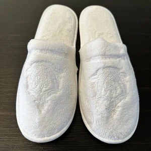 Beverly Hills Hotel White Dorchester Collection Bath Slippers New Without Tag - Picture 1 of 7