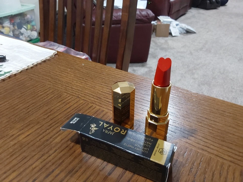 Jafra Royal Jelly Luxury Matte Lipstick Besame Mucho .14FL Oz NEW FREE SHIP! - Image 1 of 1