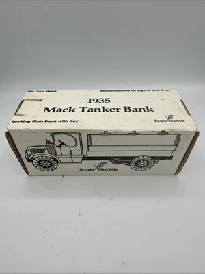 Ertl 1935 BP Mack Truck Bank Diecast Foto 1 de 4
