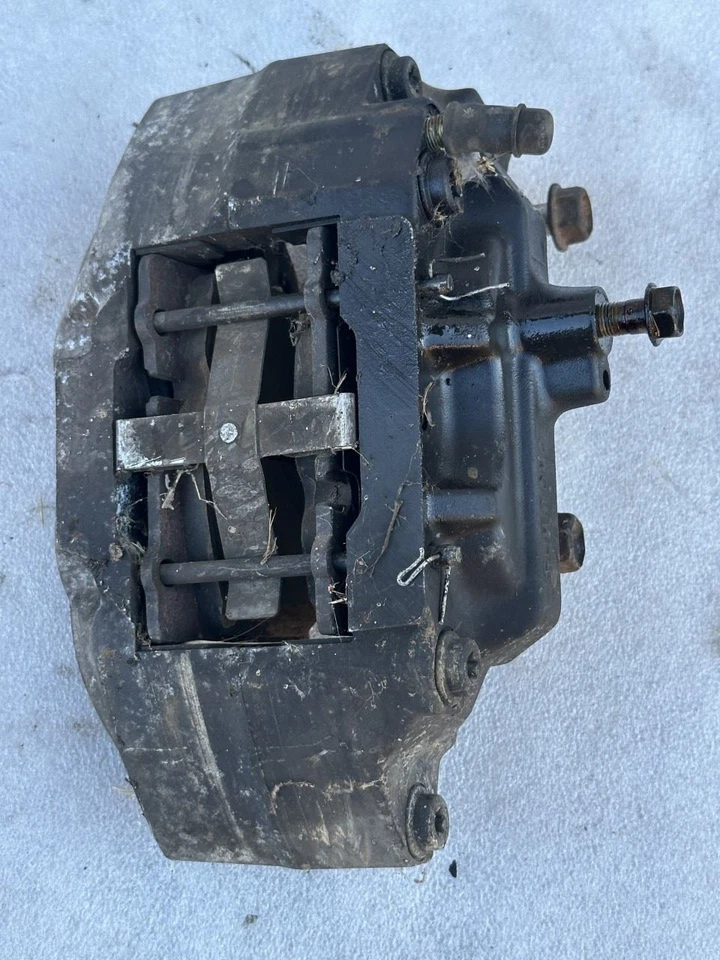 1997 LEXUS LS400 LEFT DRIVER SIDE FRONT BRAKE CALIPER - Image 1 of 2