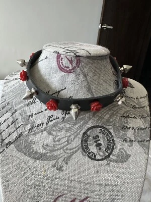 Hot Topic | Collar vajilla de cuero rosa roja y espiga / Usado una vez Foto 1 de 3