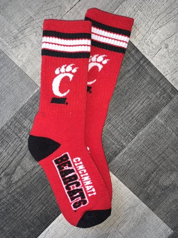 CINCINNATI BEARCATS NCAA COLLEGE 4 STRIPE CREW LENGTH SOCKS YOUTH KIDS Cover