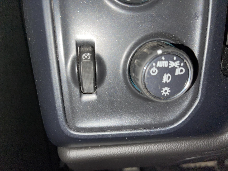 Interruptor de faros GMC SIERRA 1500 14-19 (dash Mtd) con lámparas antiniebla solamente Foto 1 de 1