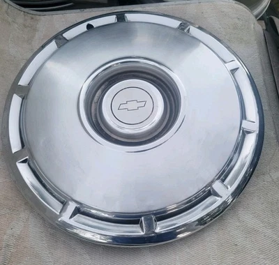 TAPACUBOS CHEVY 15" (1) 1975-1976 H#3071C USADO ORIGINAL IMPALA P#00363753 INOXIDABLE Foto 1 de 4