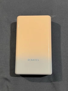 Romoss portable power bank in pink and blue, 20,000mAh capacity - Picture 1 of 3