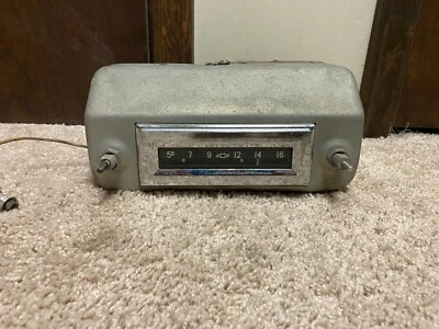 1956 Chevrolet Bel Air Delco 12V AM трубка радио - Изображение 1 из 4