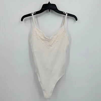 Body Victoria's Secret Rosa M Blanco Marfil Floral Encaje Acanalado Lencería Tanga Foto 1 de 4