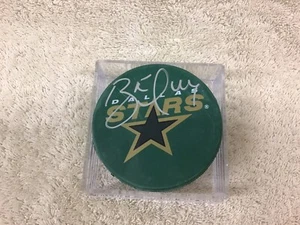 Autographed Brett Hull SIGNED Dallas Stars PUCK NHL - Picture 1 of 5