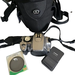 Cámara y accesorios Canon EOS Rebel XT en bolsa - Imagen 1 de 14
