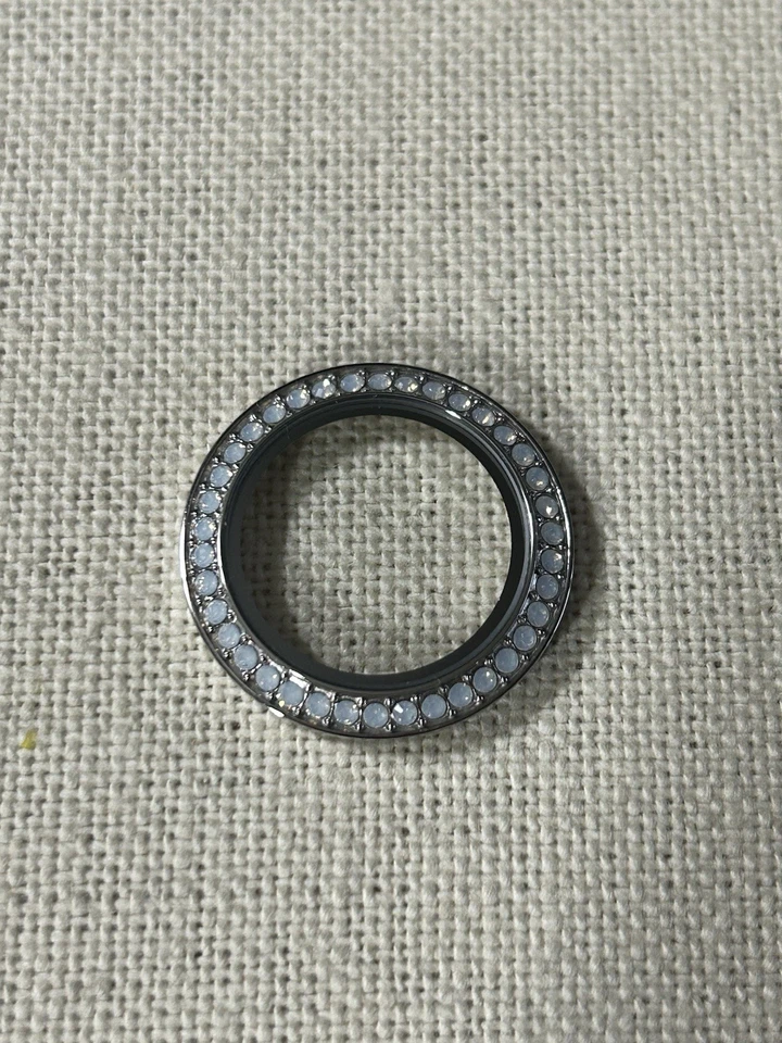 Origami Owl BZ0011 Mediano Plateado con Cristales Blanco Ópalo Girado "CARA" Solo "Nuevo" Foto 1 de 4