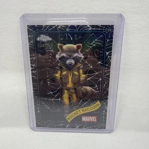 Rocket Raccoon 2025 Topps Chrome Marvel Spider Web rifrattore /399 #120 - Foto 1 di 2