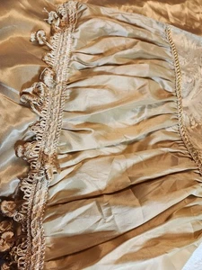 Gold colored Paisley print Shinny curtain decorative puffy edge and ball tassels - Picture 1 of 6