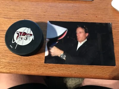 Jeremy Roenick Arizona Coyotes Signed Autograph Hockey Puck with pic - Image 1 of 4