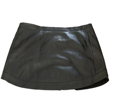 Minifalda grande Kanya de cuero sintético vegana dobladillo curvo negro BCBGMAXAZRIA para mujer Foto 1 de 4