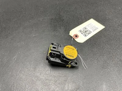 A/C Heater Flap Door Actuator 2020 GMC Acadia 84018409 2017 2018 2019 2021 -2023 - Image 1 of 4