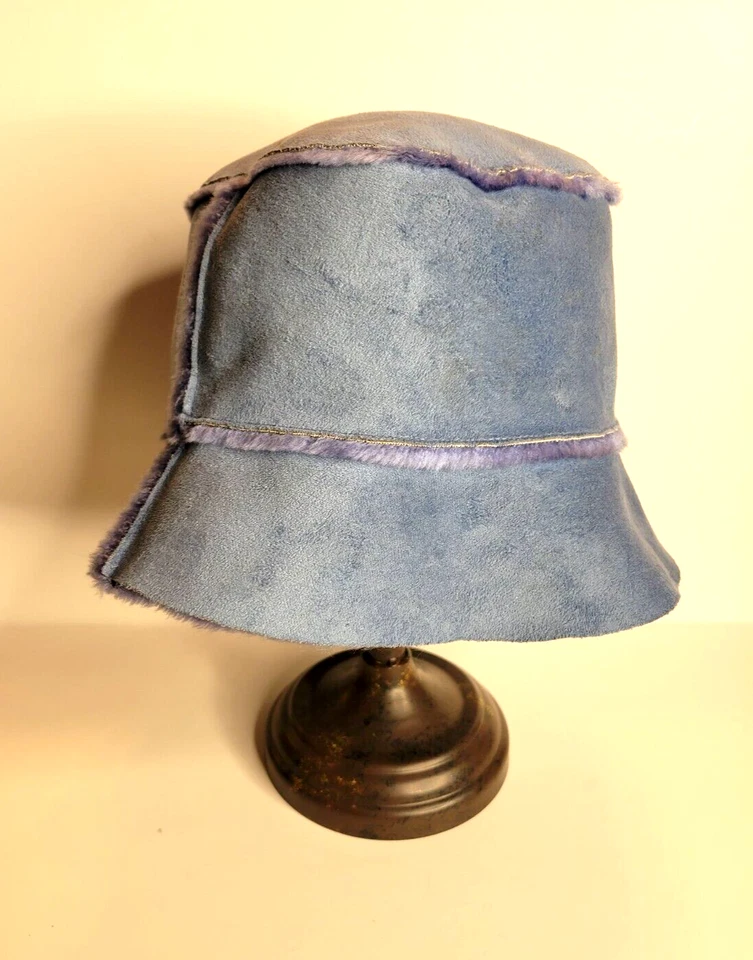 LIZ CLAIBORNE Mujer M/L Imitación Gamuza Imitación Piel Azul Invierno Cubo Cloche Sombrero Foto 1 de 4