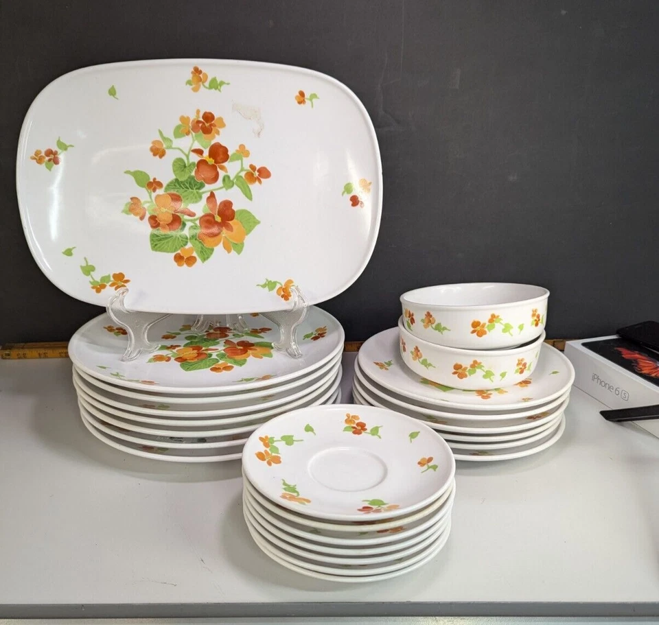 HAPPY DAYS 9069 de Noritake-stres 22 PIEZAS ¡LINDO! Platos de cena ETC Foto 1 de 4