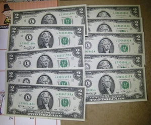 Ten 1976 Bicentennial Crisp Uncirculated Federal Reserve $2 Banknotes - Picture 1 of 1