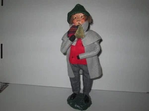 Byers Choice 1979 Traditional Man with Red Vest Carrying Mini Tree - Bild 1 von 2