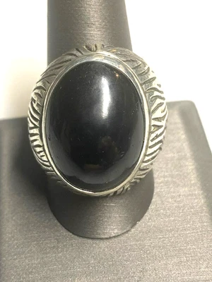 MEN'S LARGE HEAVY 925 STERLING SILVER AND ONYX RING SIZE 12 - Image 1 of 4