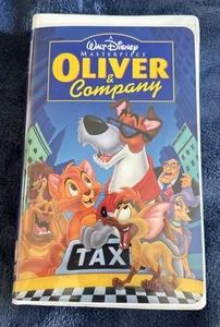 Disney’s Oliver & Company VHS Video Tape Masterpiece Clamshell ANDERSONVIDEO - Foto 1 di 5