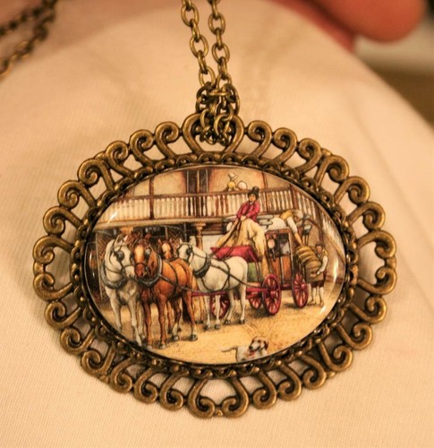 COACH Spilla collana cammeo ceramica bordo vortice vecchia moda allenatore di scena ingresso città