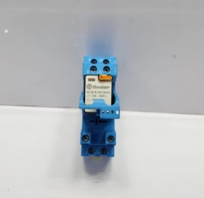 FINDER 56.32.8.230.0040 POWER RELAY WITH 96.02 SOCKET BASE - Image 1 of 4