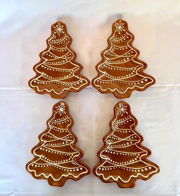 Conjunto de 4 pratos aperitivos de Natal Pottery Barn árvore de gengibre - Imagem 1 de 4
