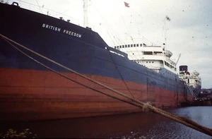 35mm Colour Slides X 3 - British Freedom - Swan Hunter Tanker - Taken 1950s - Picture 1 of 3