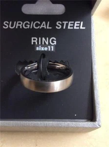 NUOVA Fede Nuziale Classica Unisex 4MM Acciaio Inox Spazzolato Arrotondata Piatto Misura 11 - Foto 1 di 1