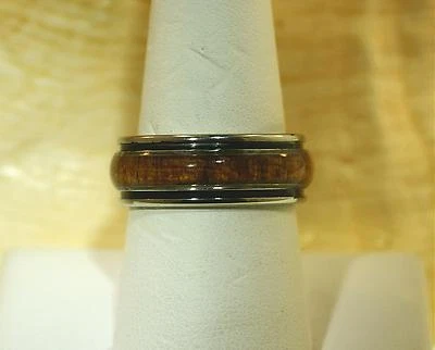 Anillo domo de ajuste cómodo esmalte negro acero inoxidable madera koa hawaiano con incrustaciones de 8 mm Foto 1 de 4