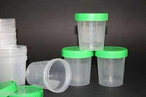 500 Stück Urinbecher Becher 125 ml Kunststoff incl. Schraubdeckel grün - Bild 1 von 1