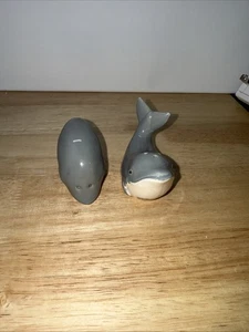 Vintage NORCREST JAPAN WHALE SALT & PEPPER SHAKERS Hand Decorated  RARE - Picture 1 of 11