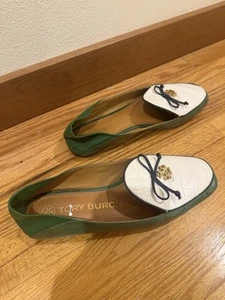 Mocasín de cuero bicolor Tory Burch Charm talla 6,5 - Imagen 1 de 4
