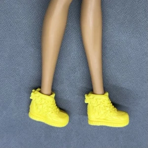 Barbie scarpe bambola sneakers fashionistas stelle gialle calde fluo per piedi ad arco - Foto 1 di 10