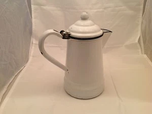 Vintage Emaillegeschirr weiß Kaffeekanne mit blauem Rand KEINE Dellen oder Dellen 8,25" hoch - Bild 1 von 12